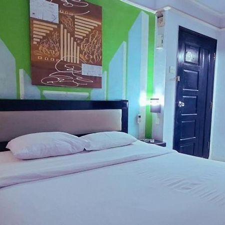Hotel K77 Dumai Exterior foto
